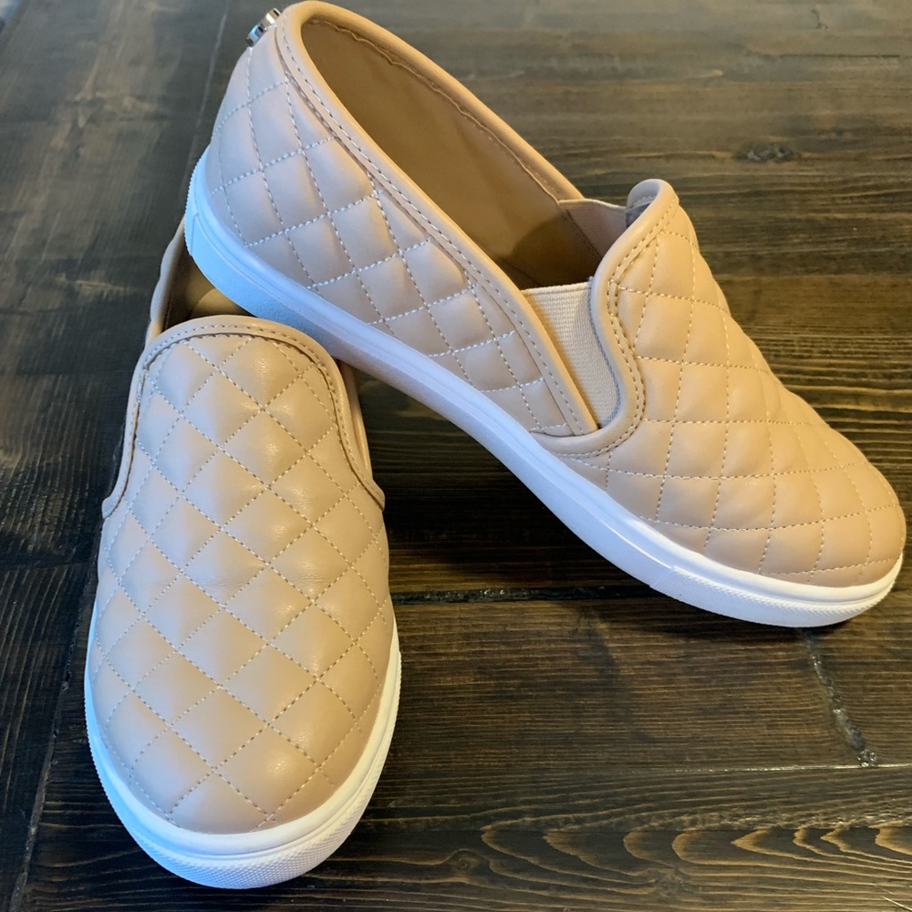 ECENTRCQ SLIP-ON SNEAKER